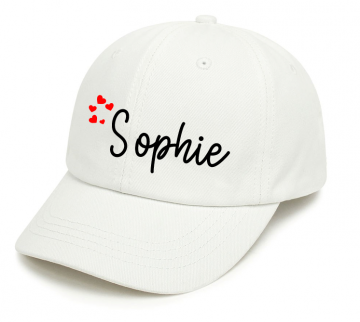 Cap met naam en hartjes