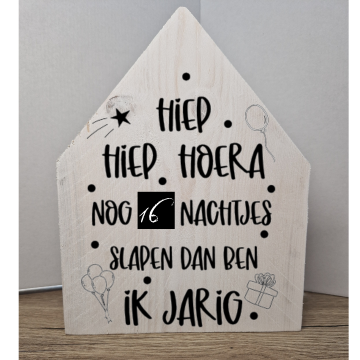 Houten huisje aftelkalender verjaardag