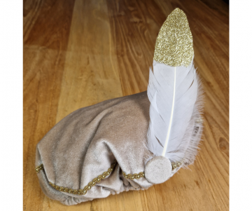 Pietenmuts luxe met knoop beige