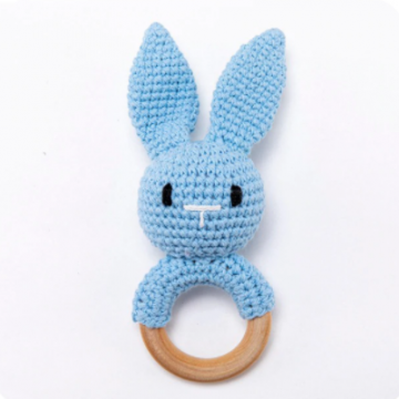 Rammelaar met bijtring blauw konijn